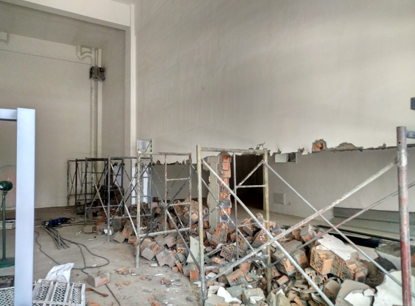 常熟店铺墙体拆除